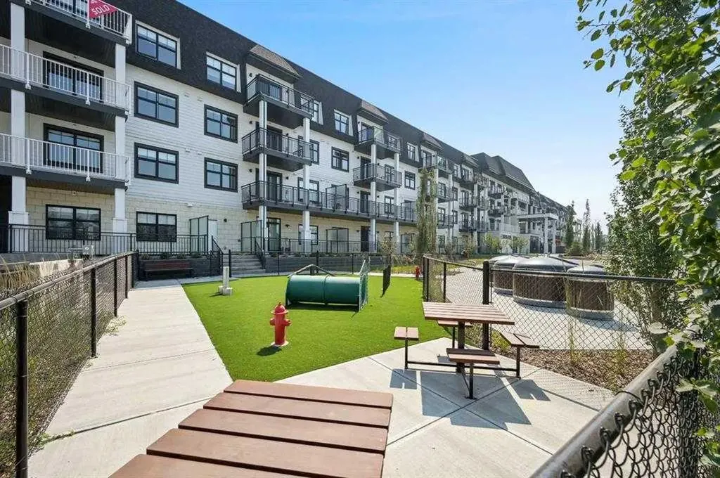 255 Les Jardins Park SE Calgary AB T2C 5W9