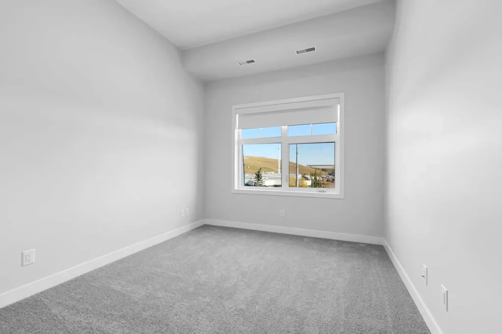 255 Les Jardins Park SE Calgary AB T2C 5W9