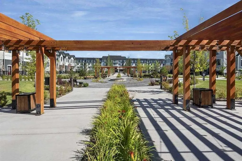 255 Les Jardins Park SE Calgary AB T2C 5W9