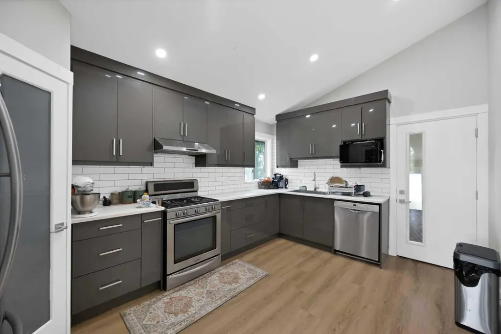 100 San Diego Green NE Calgary AB T1Y7C5