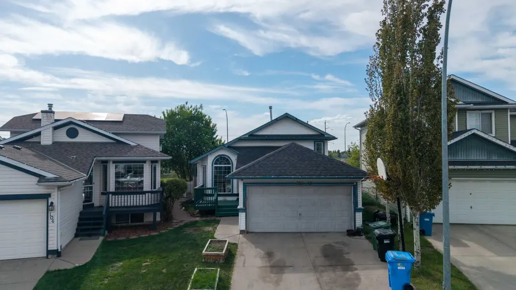 100 San Diego Green NE Calgary AB T1Y7C5