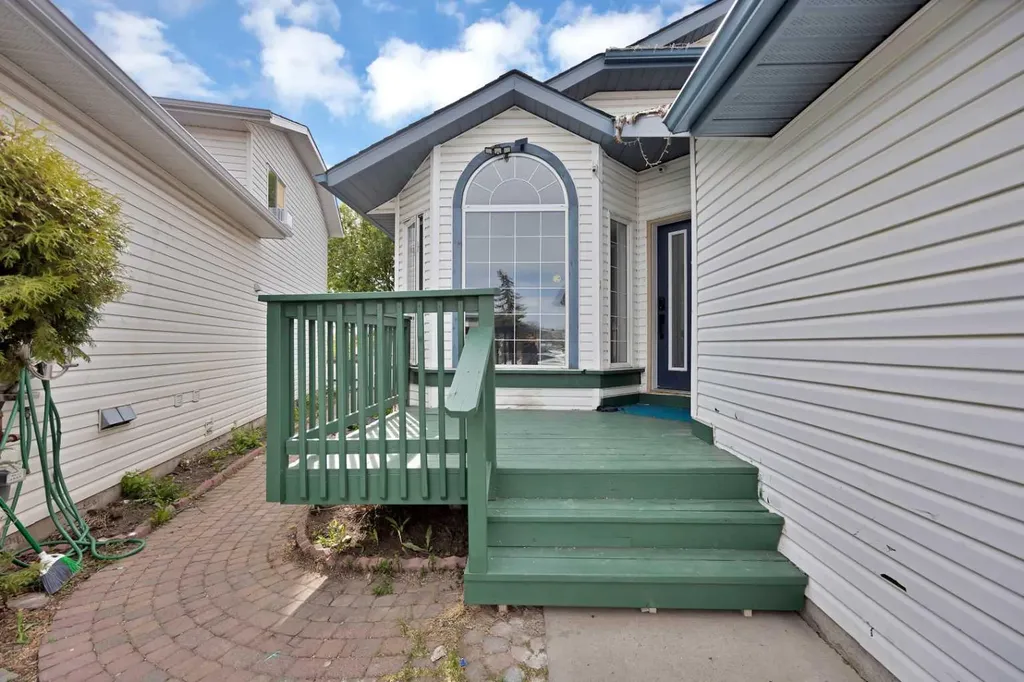 100 San Diego Green NE Calgary AB T1Y7C5