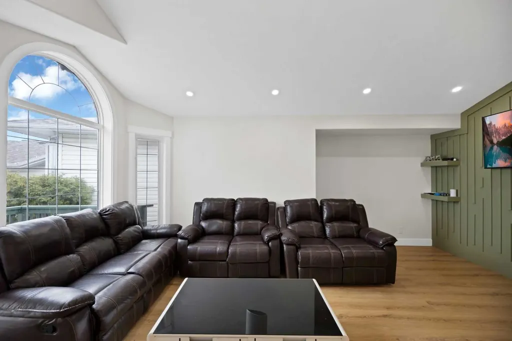 100 San Diego Green NE Calgary AB T1Y7C5