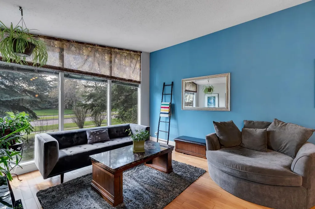 6316 Crowchild Trail SW Calgary AB T3E 5R5