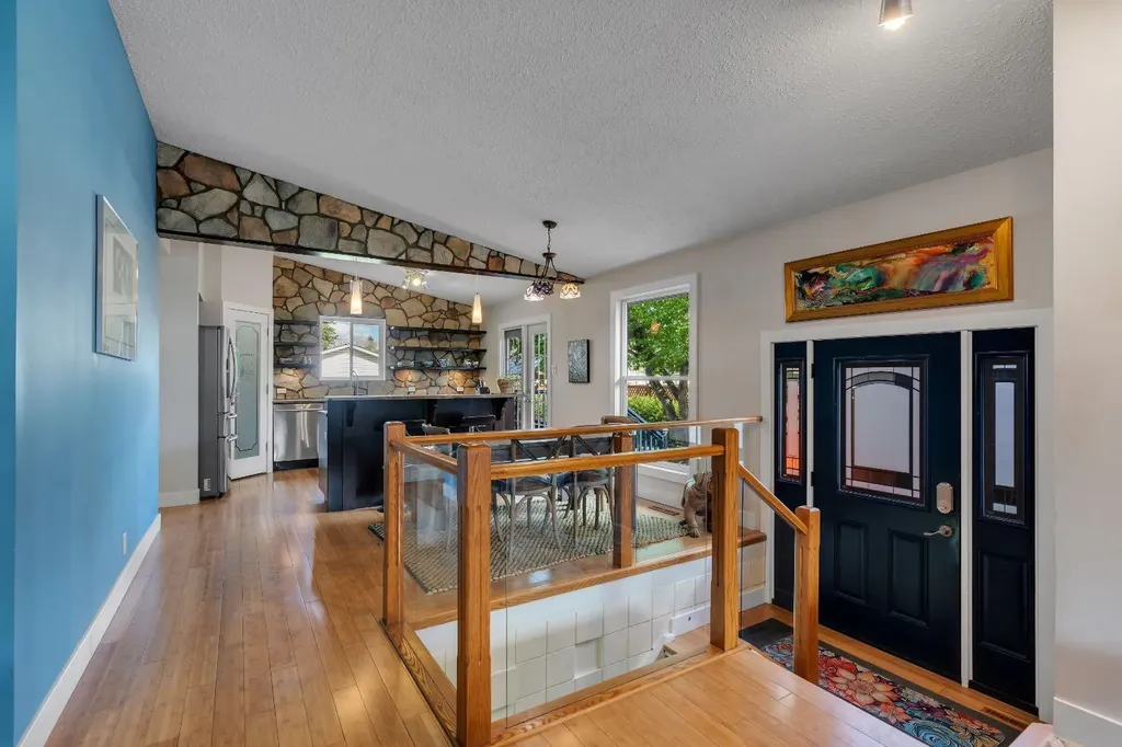 6316 Crowchild Trail SW Calgary AB T3E 5R5
