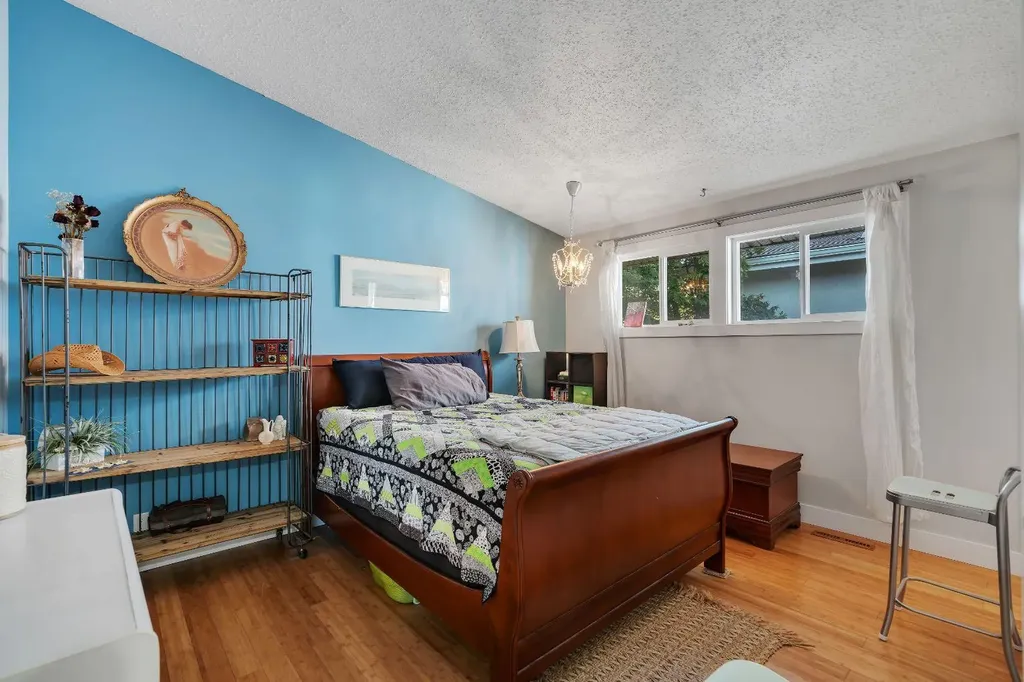 6316 Crowchild Trail SW Calgary AB T3E 5R5
