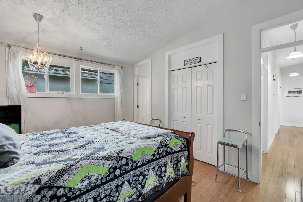 6316 Crowchild Trail SW Calgary AB T3E 5R5