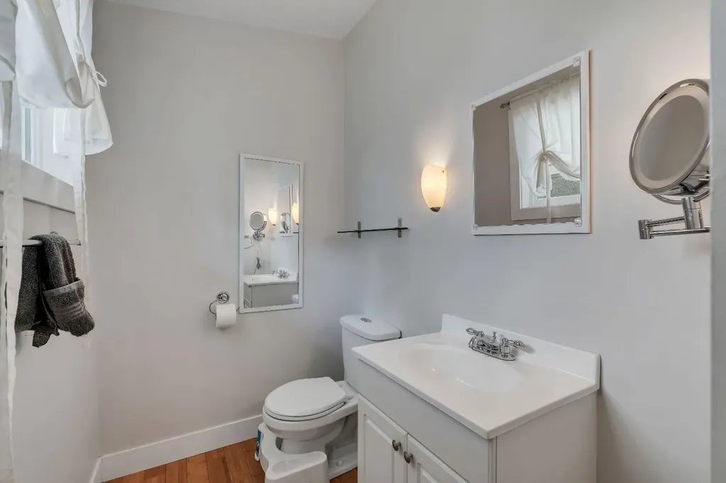 6316 Crowchild Trail SW Calgary AB T3E 5R5