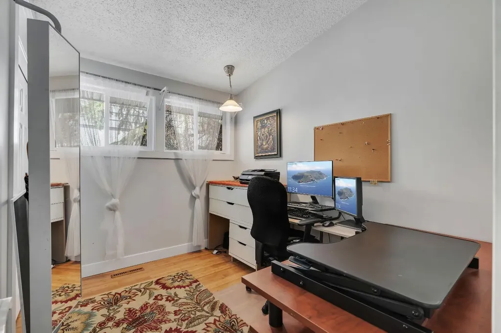 6316 Crowchild Trail SW Calgary AB T3E 5R5