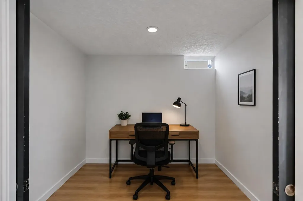 6316 Crowchild Trail SW Calgary AB T3E 5R5