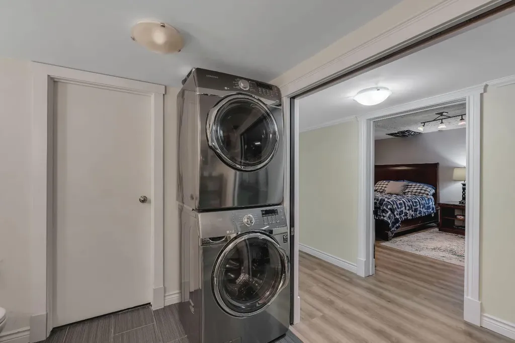 6316 Crowchild Trail SW Calgary AB T3E 5R5