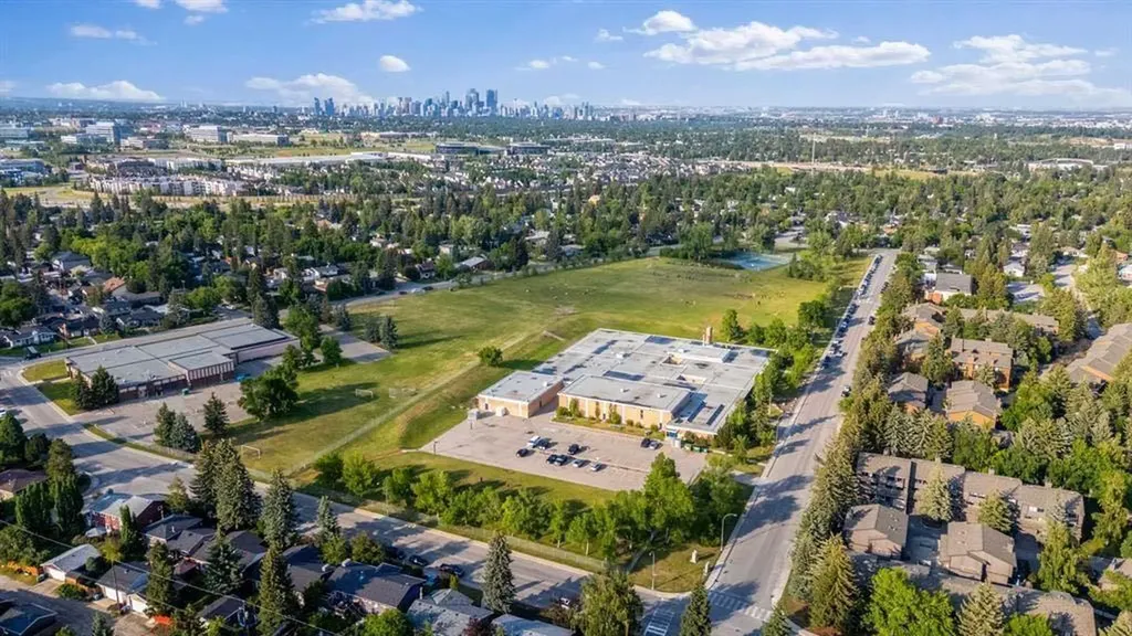 6316 Crowchild Trail SW Calgary AB T3E 5R5