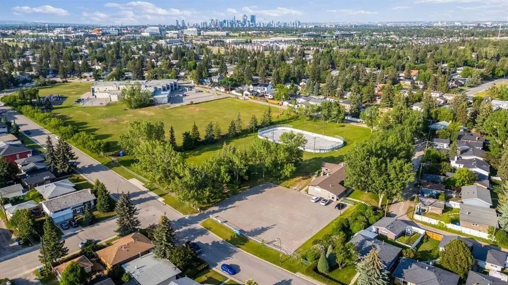 6316 Crowchild Trail SW Calgary AB T3E 5R5