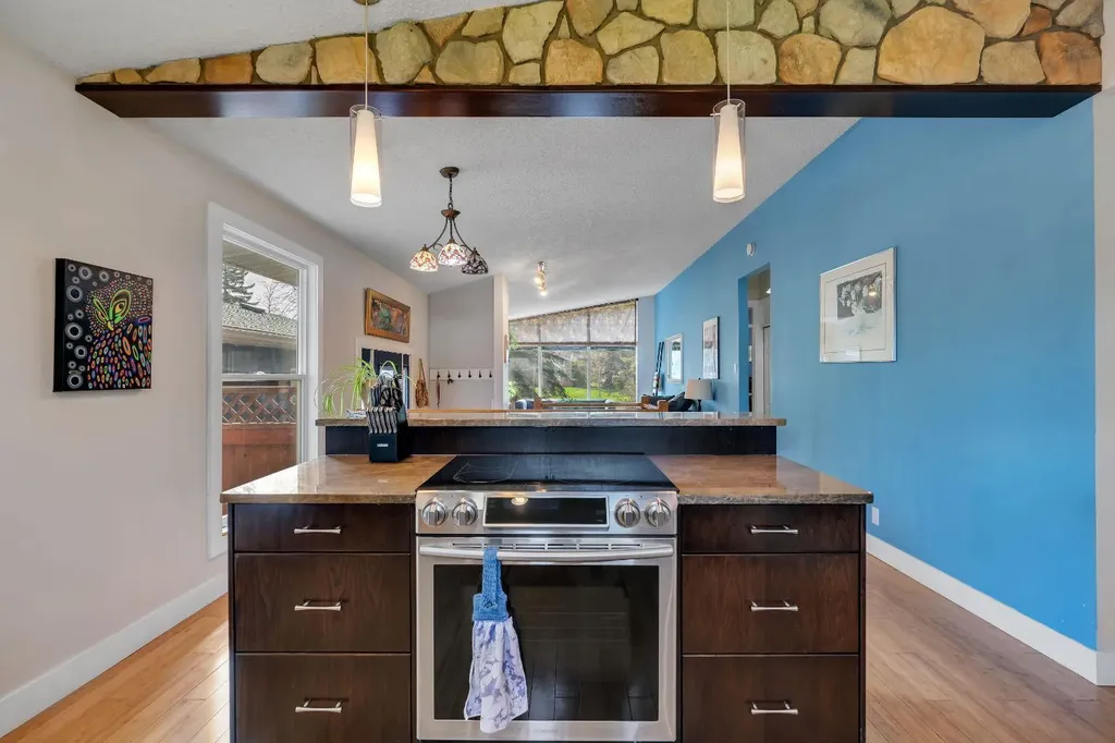 6316 Crowchild Trail SW Calgary AB T3E 5R5