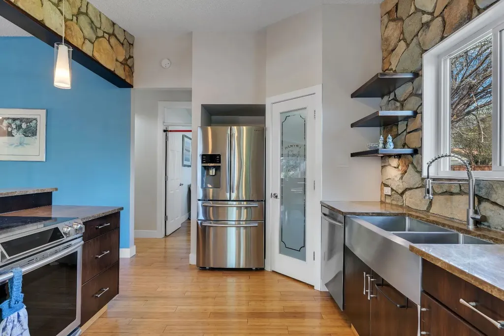 6316 Crowchild Trail SW Calgary AB T3E 5R5