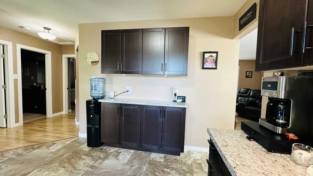 411 8 Street E Drumheller AB T0J 0Y5
