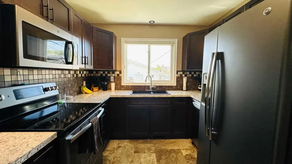 411 8 Street E Drumheller AB T0J 0Y5