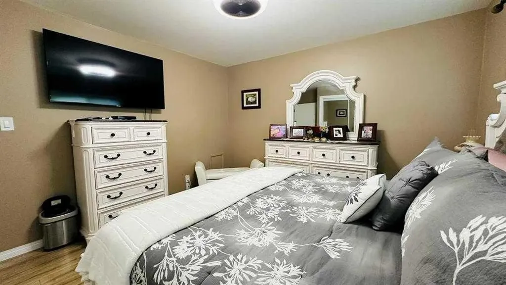 411 8 Street E Drumheller AB T0J 0Y5
