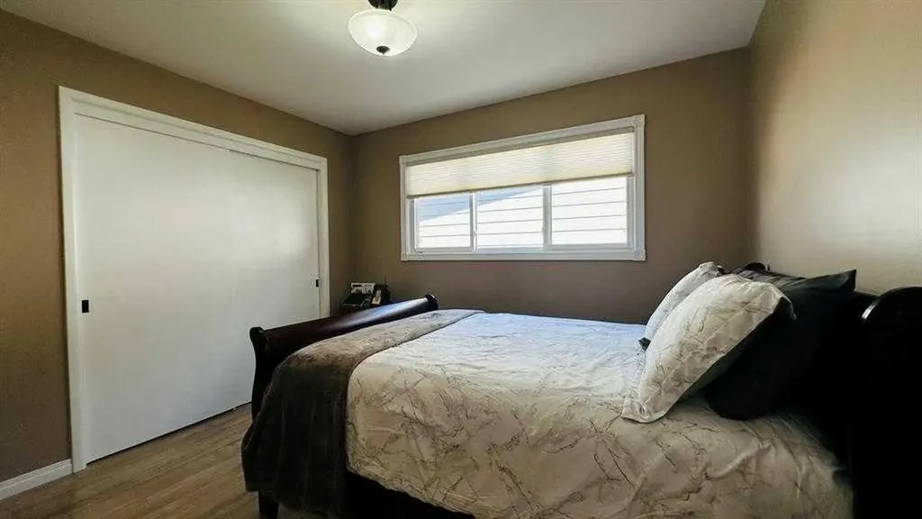 411 8 Street E Drumheller AB T0J 0Y5