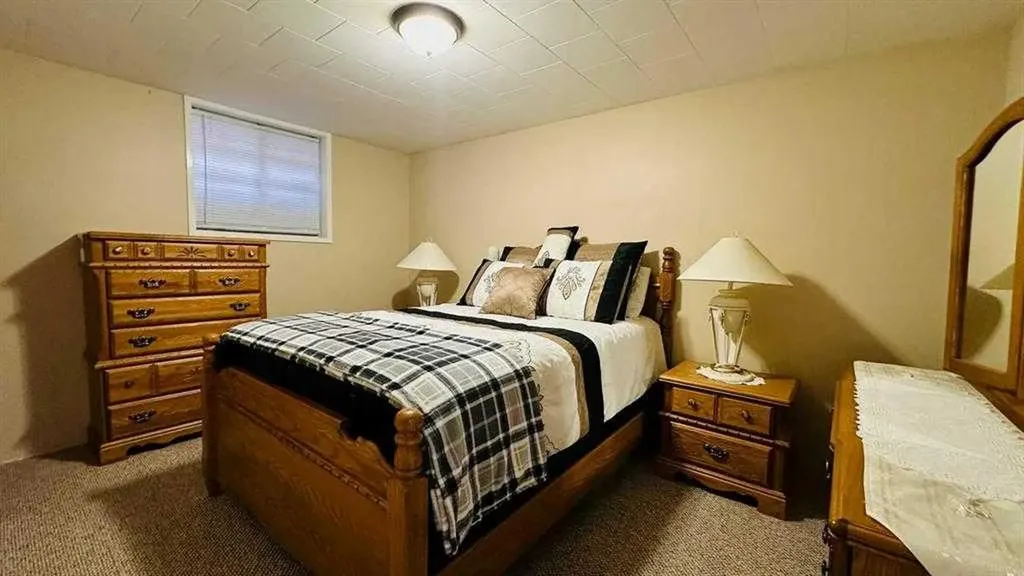 411 8 Street E Drumheller AB T0J 0Y5