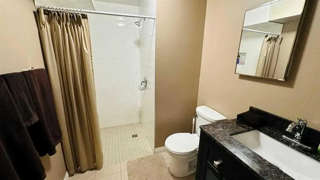 411 8 Street E Drumheller AB T0J 0Y5