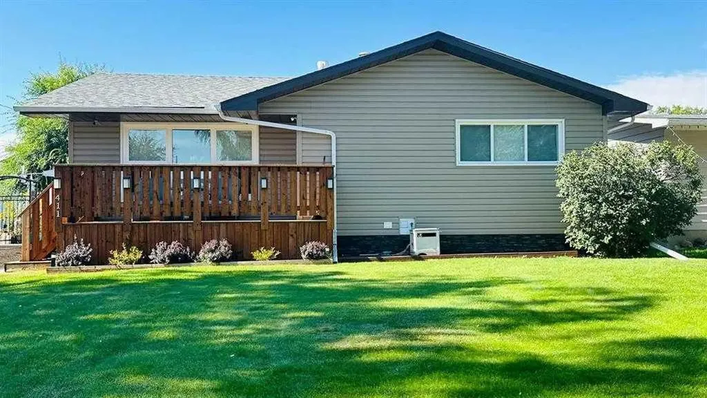 411 8 Street E Drumheller AB T0J 0Y5