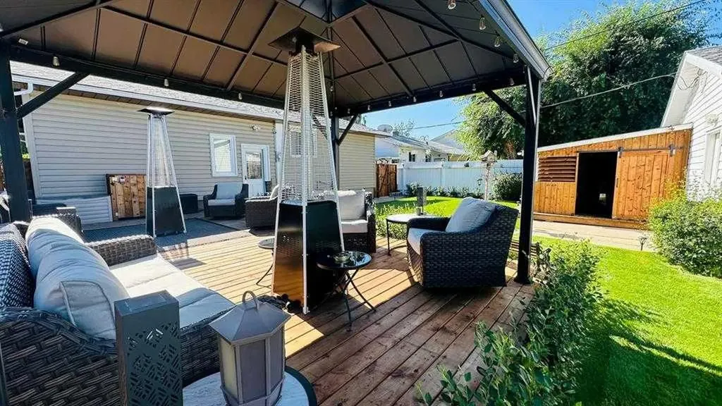 411 8 Street E Drumheller AB T0J 0Y5