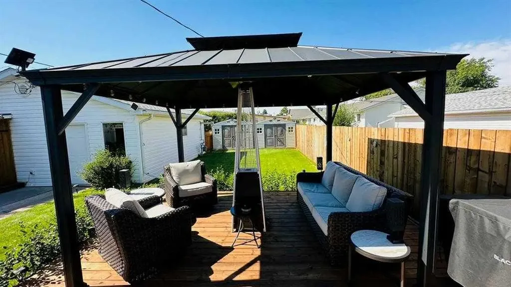 411 8 Street E Drumheller AB T0J 0Y5