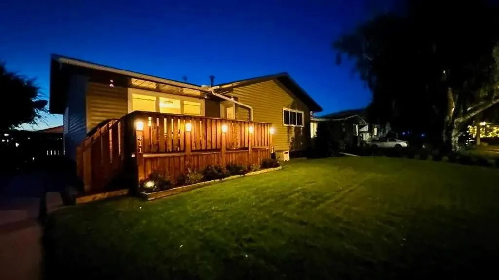 411 8 Street E Drumheller AB T0J 0Y5