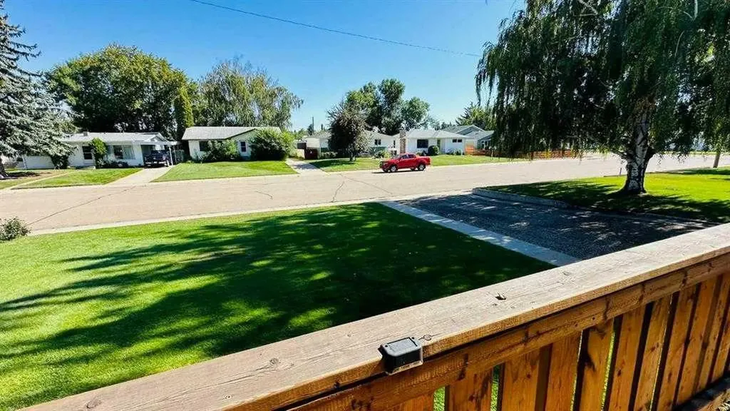 411 8 Street E Drumheller AB T0J 0Y5