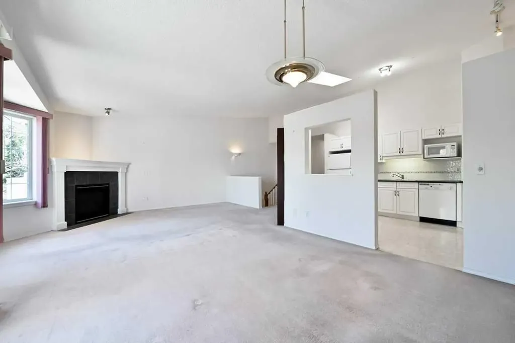 184 Valley Ridge Heights NW Calgary AB T3B 5T3