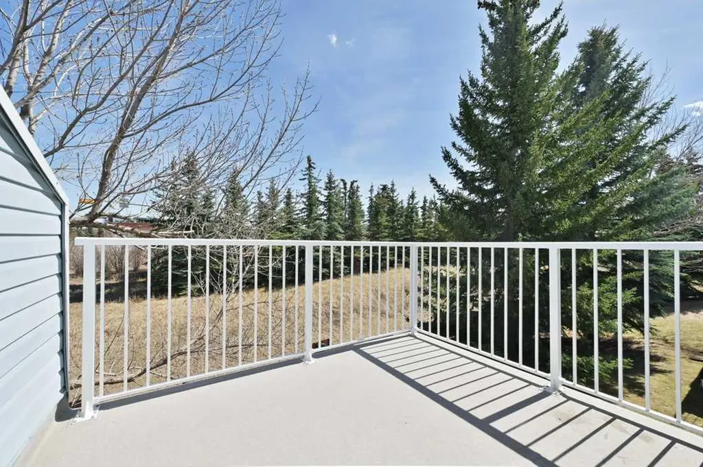 184 Valley Ridge Heights NW Calgary AB T3B 5T3