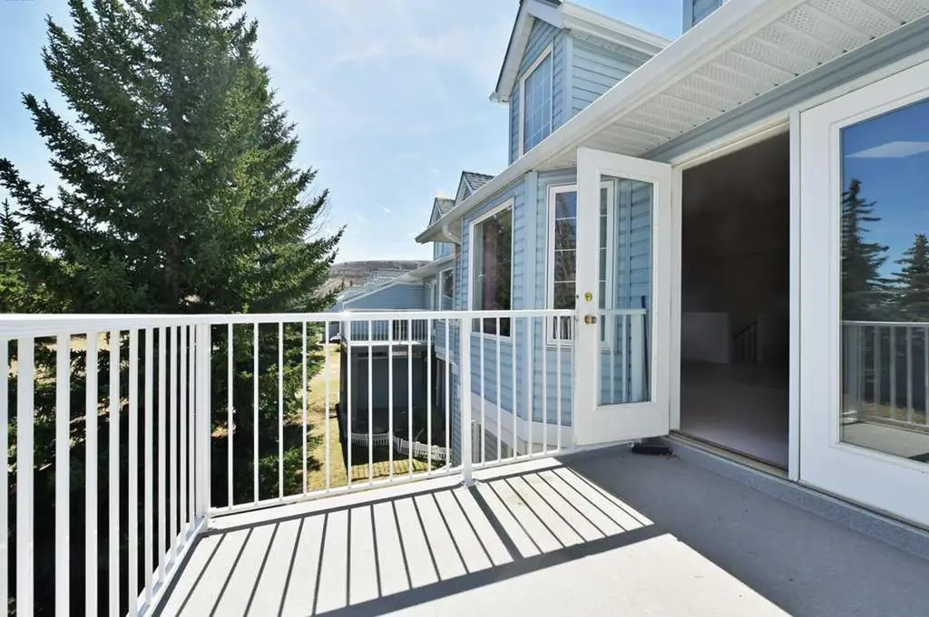 184 Valley Ridge Heights NW Calgary AB T3B 5T3