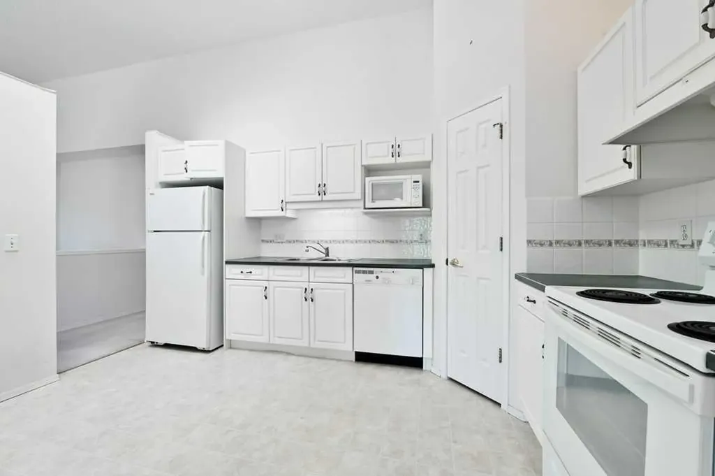 184 Valley Ridge Heights NW Calgary AB T3B 5T3