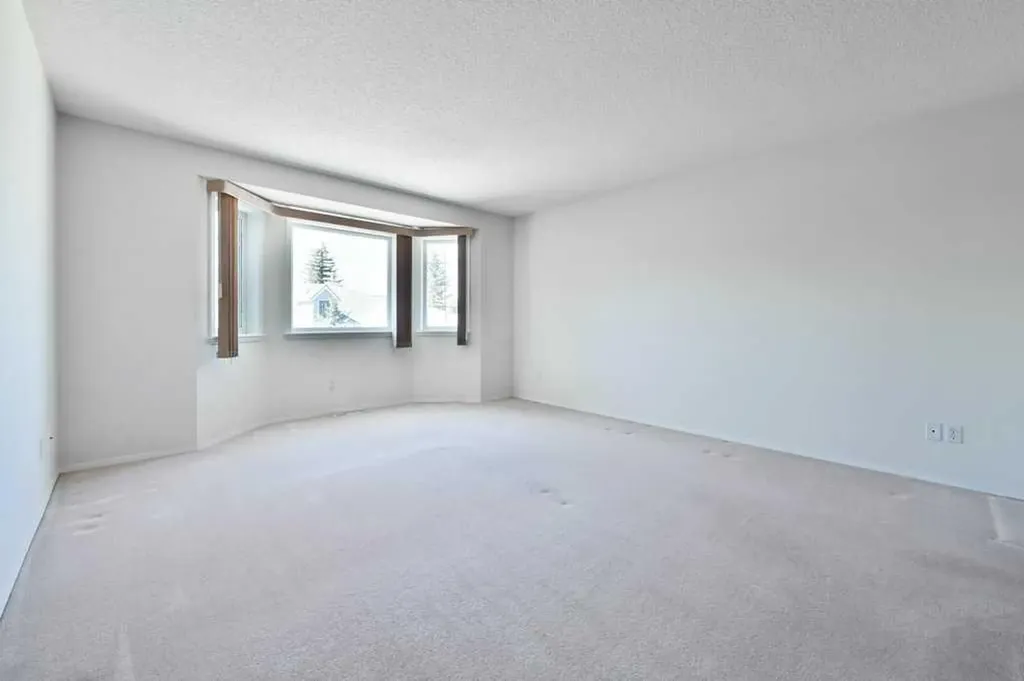 184 Valley Ridge Heights NW Calgary AB T3B 5T3