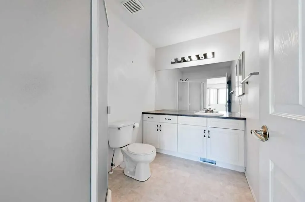 184 Valley Ridge Heights NW Calgary AB T3B 5T3