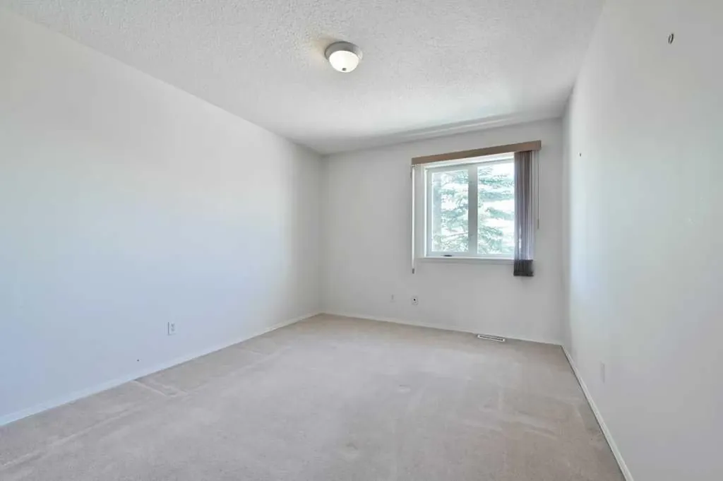 184 Valley Ridge Heights NW Calgary AB T3B 5T3