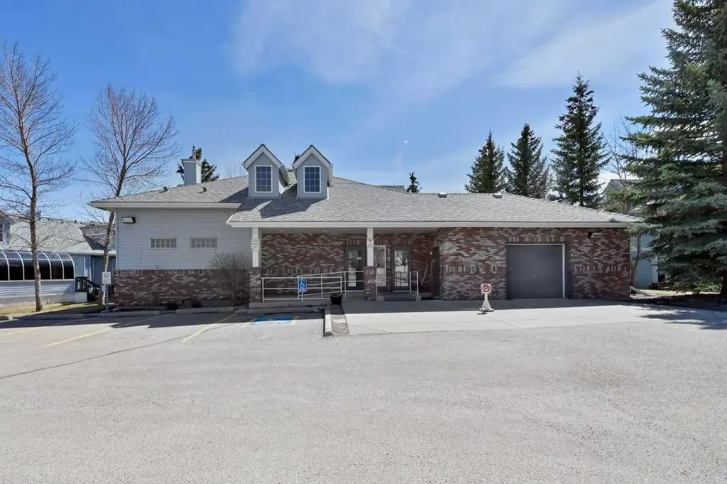 184 Valley Ridge Heights NW Calgary AB T3B 5T3