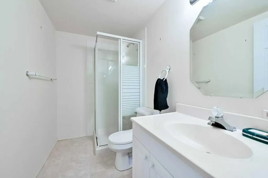 184 Valley Ridge Heights NW Calgary AB T3B 5T3