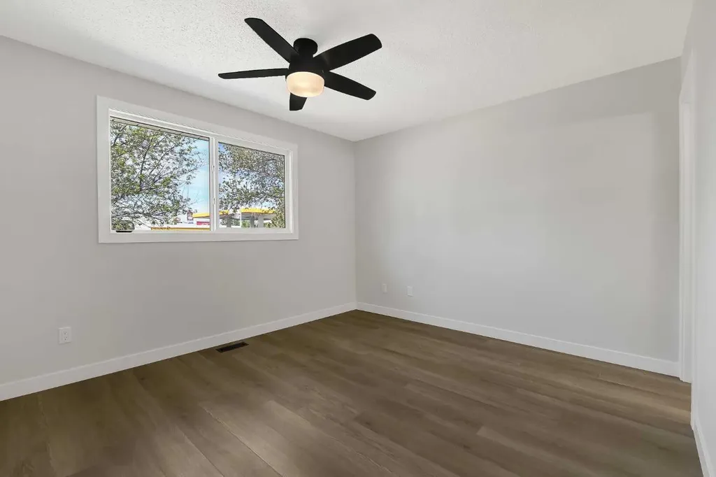 6625 Poplar Drive Grande Prairie AB T8W 1C8