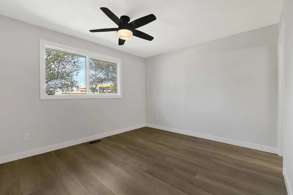 6625 Poplar Drive Grande Prairie AB T8W 1C8