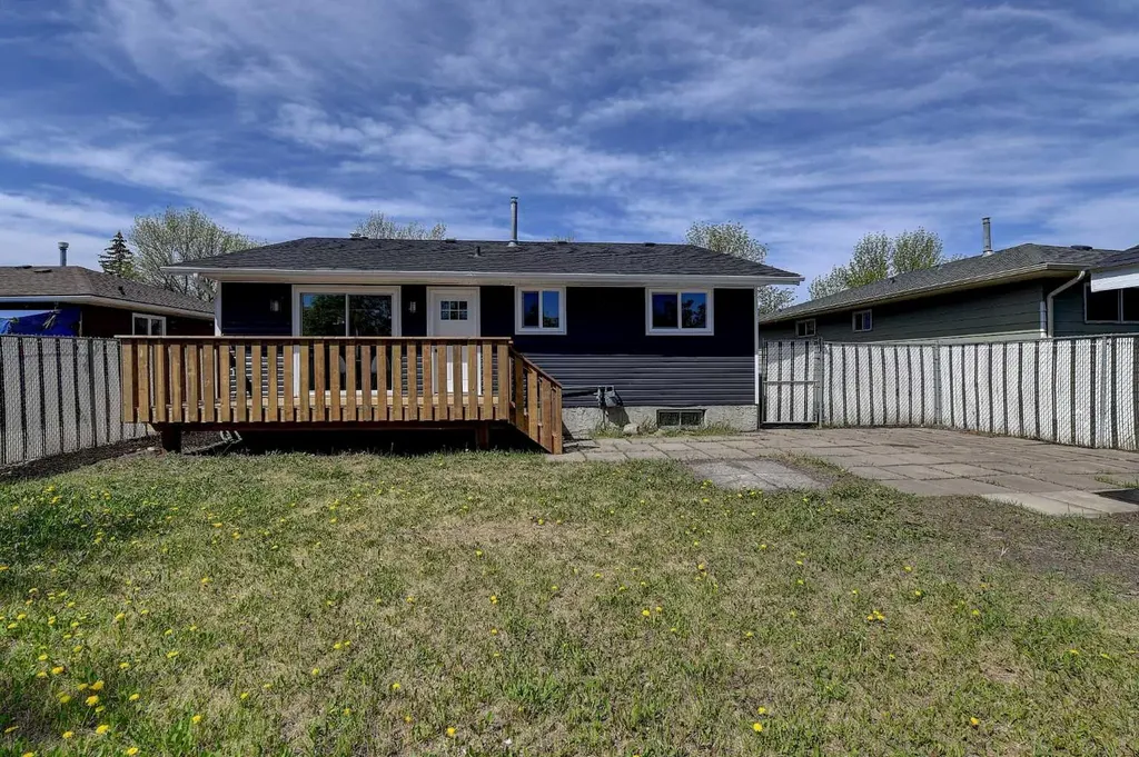 6625 Poplar Drive Grande Prairie AB T8W 1C8