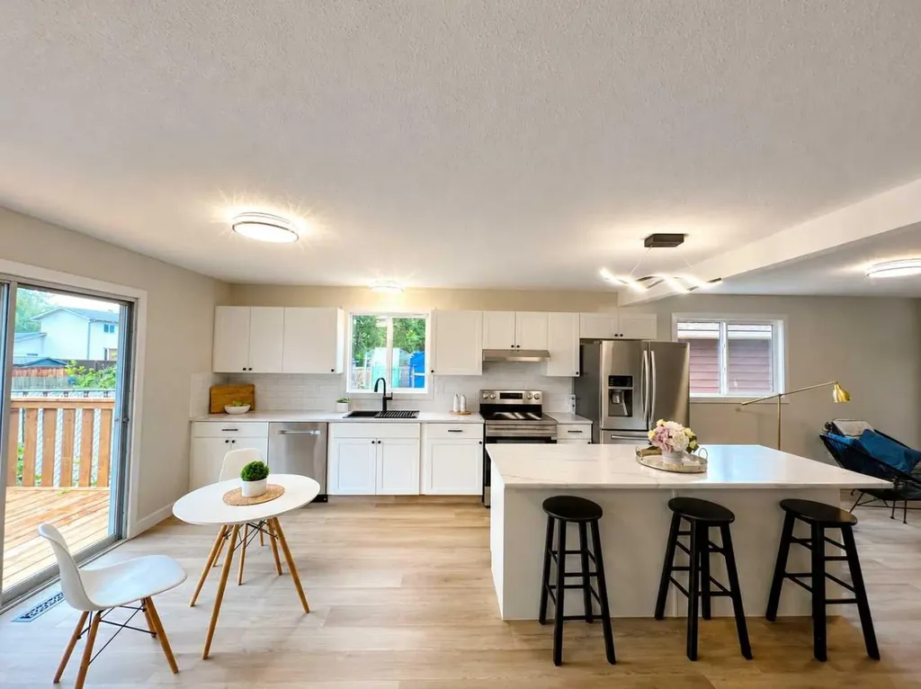 6625 Poplar Drive Grande Prairie AB T8W 1C8