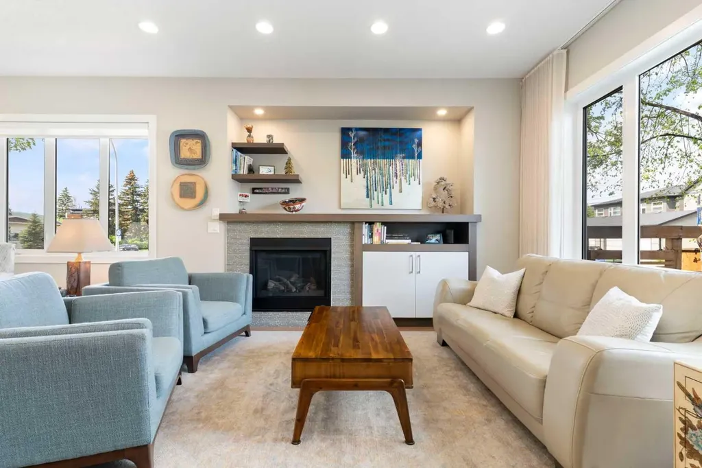 2008 43 Street NW Calgary AB T3B 6E4