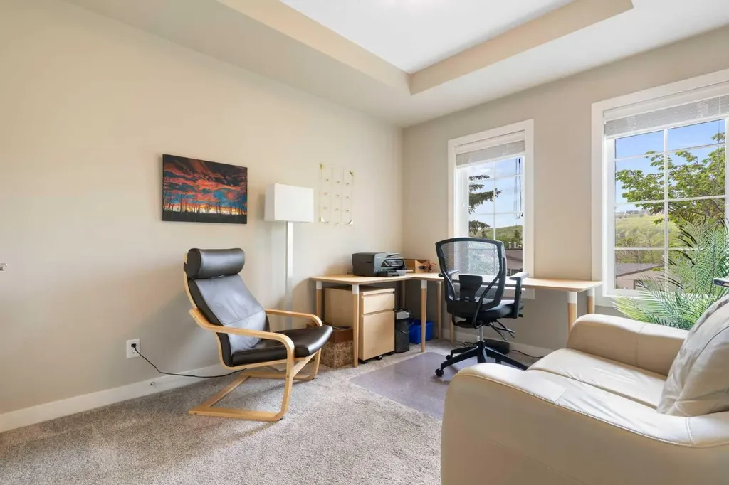 2008 43 Street NW Calgary AB T3B 6E4