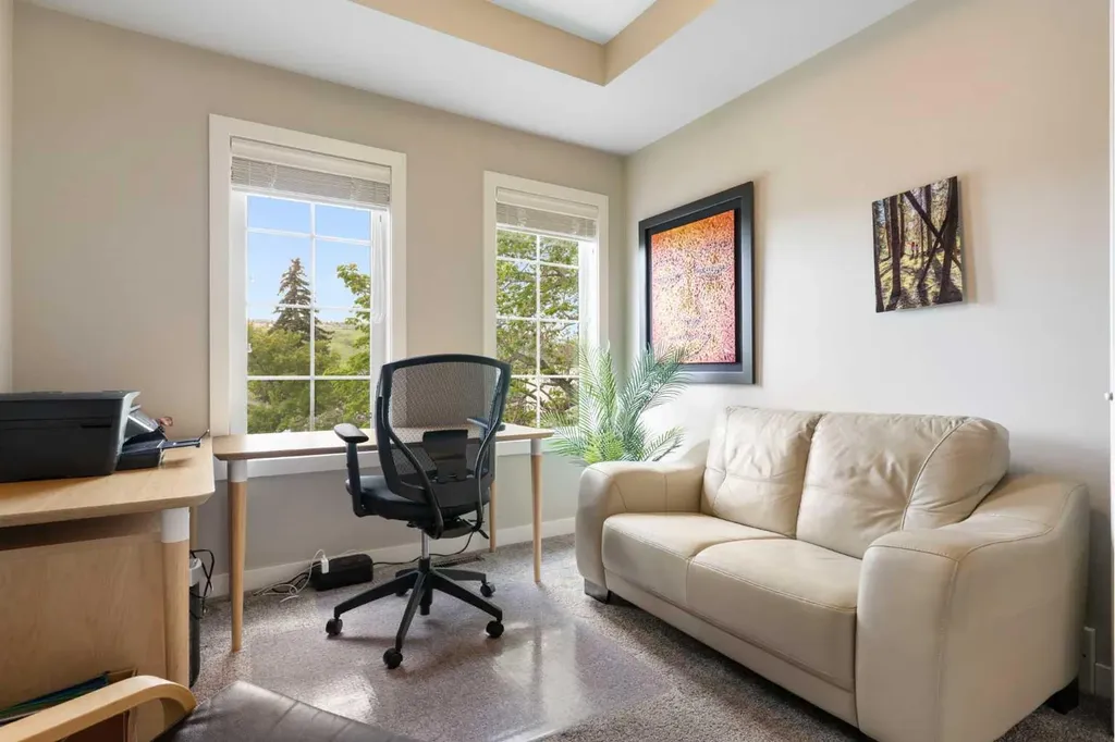 2008 43 Street NW Calgary AB T3B 6E4