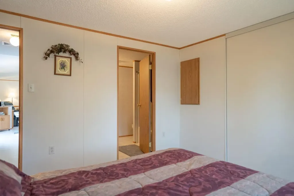 201 433042 Range Road 221 Rural Ponoka County AB T0B 0H0