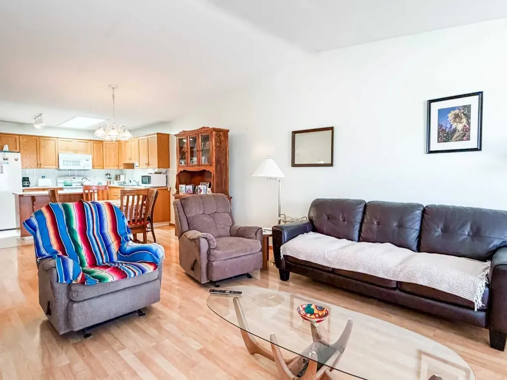 4412 57 Street Stettler AB T4K 1J1