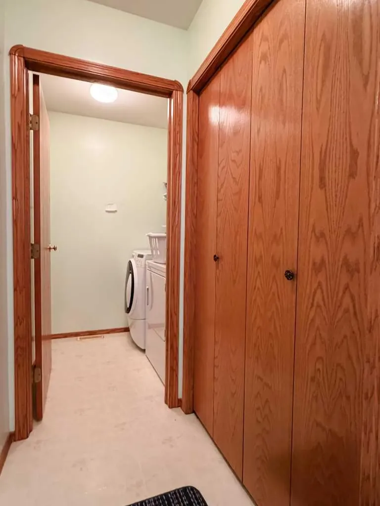 4412 57 Street Stettler AB T4K 1J1