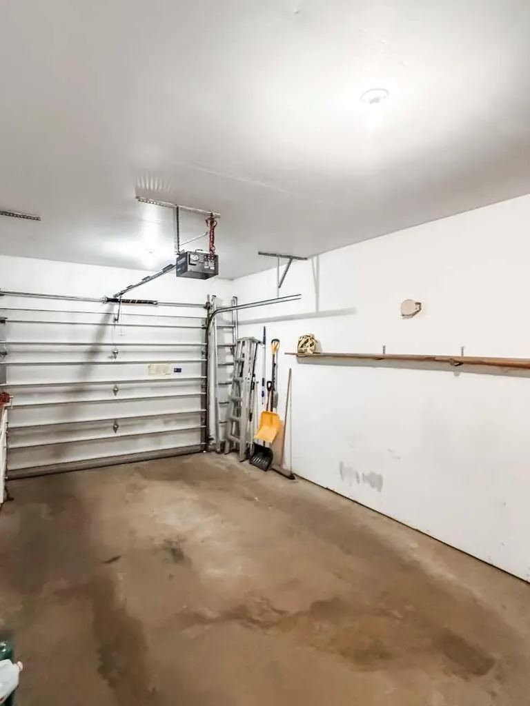 4412 57 Street Stettler AB T4K 1J1